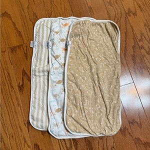 Set of 3 Baby Burp Cloths in Neutral Tones - Color Tide